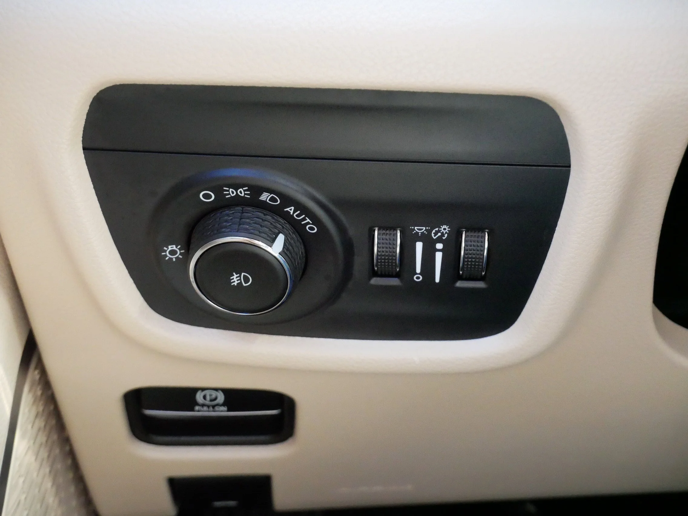 Used 2025 Bright White Clearcoat Jeep Limited image 27