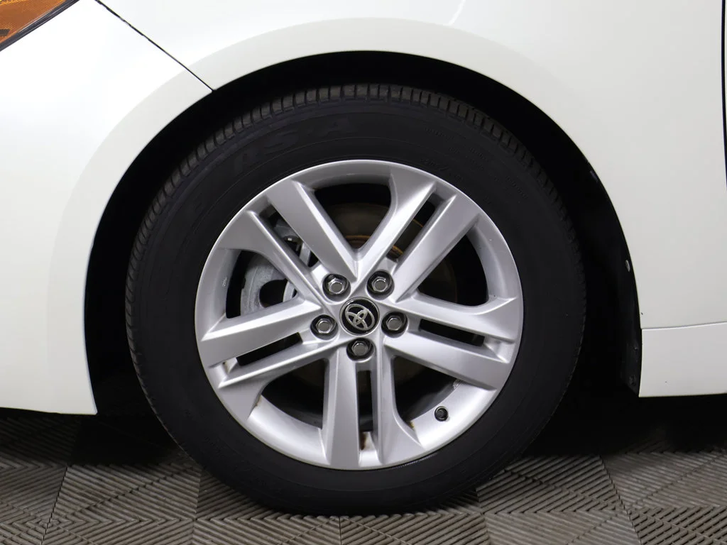Used 2019 White Toyota SE image 18