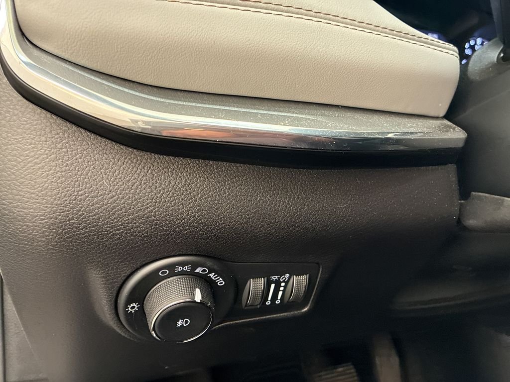 Used 2023 White Jeep Limited image 26