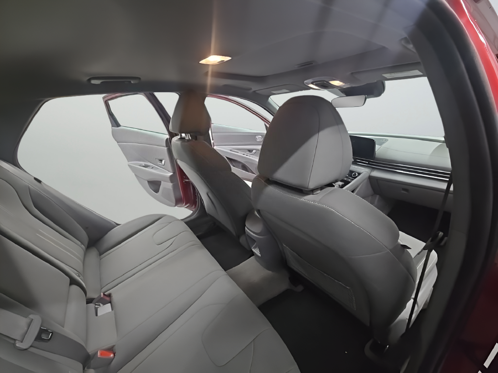 Used 2025 Red Hyundai SEL Convenience image 22