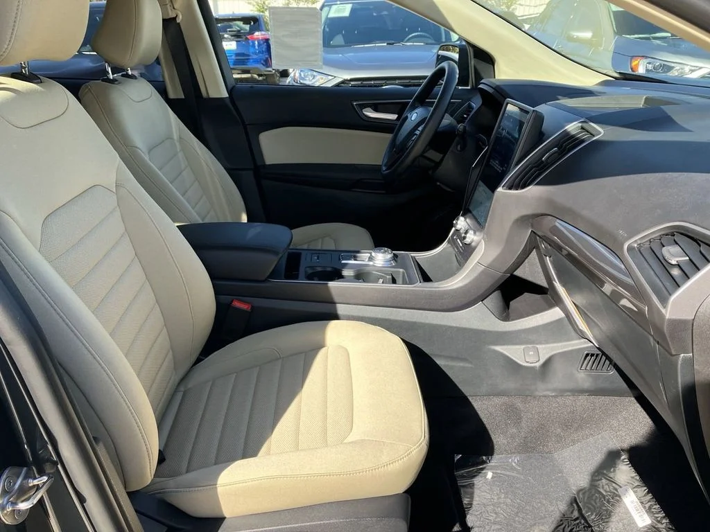New 2024 Blue Ford SE image 24
