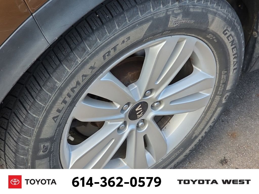 Used 2017 Brown Kia LX image 10