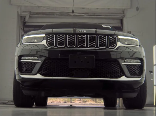 Used 2022 Black Jeep Summit Reserve image 14