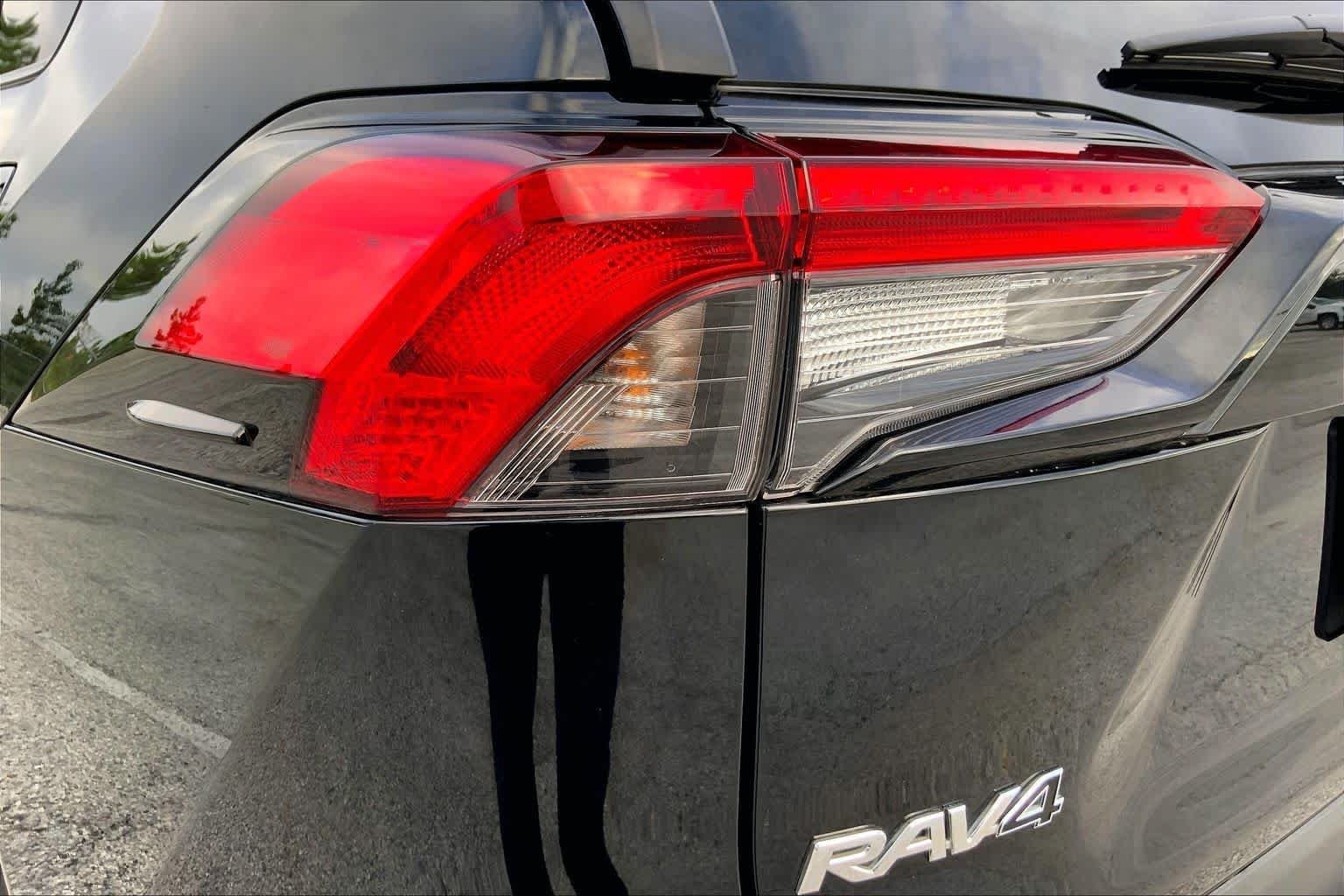 Used 2025 Midnight Black Metallic Toyota LE image 28