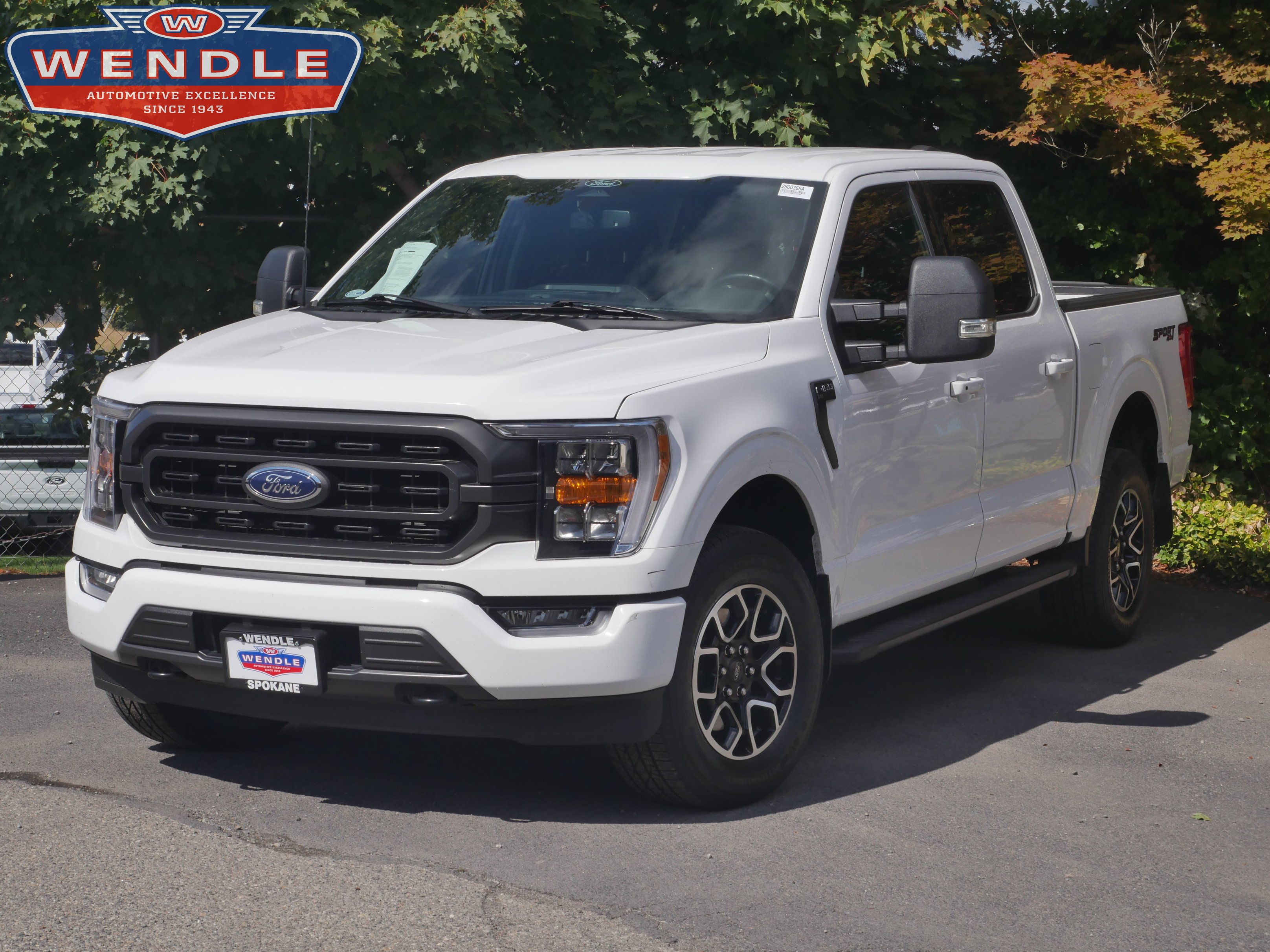 Used 2022 Oxford White Ford XLT image 1
