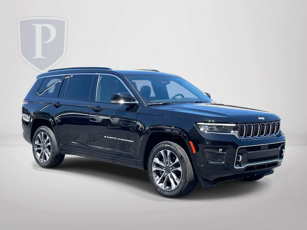 New 2025 Diamond Black Crystal Pearl-Coat Exterior Paint Jeep Overland image 2