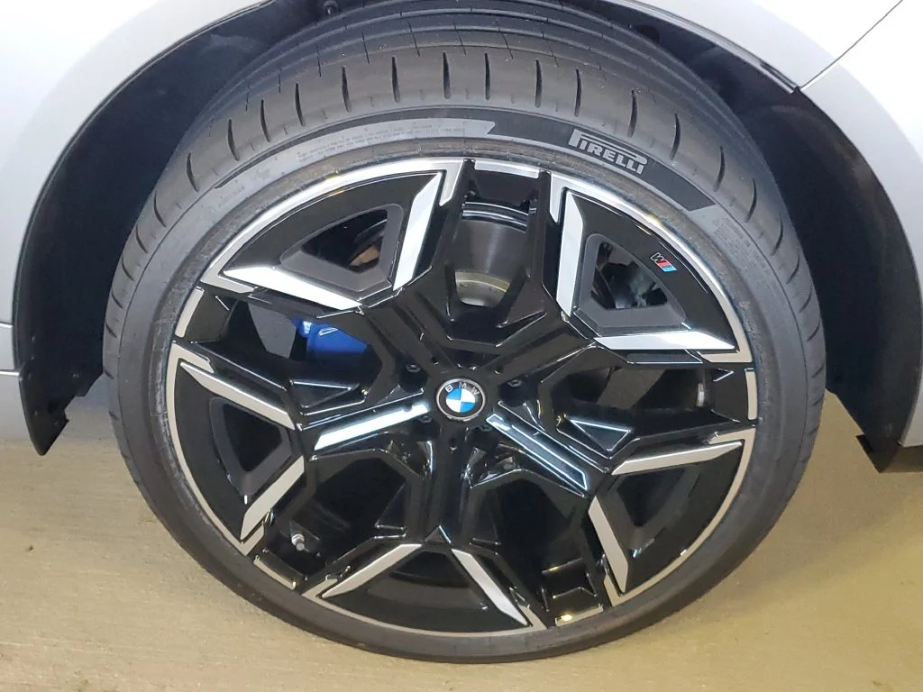 New 2027 Space Silver Metallic BMW  image 5