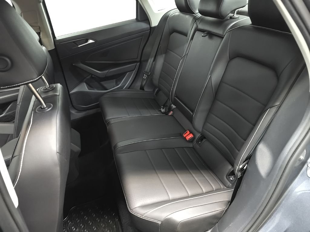 Used 2023 Gray Volkswagen 1.5T SE image 30