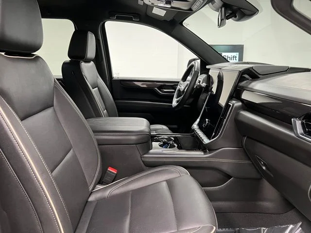 Used 2025 Gray GMC Elevation image 59