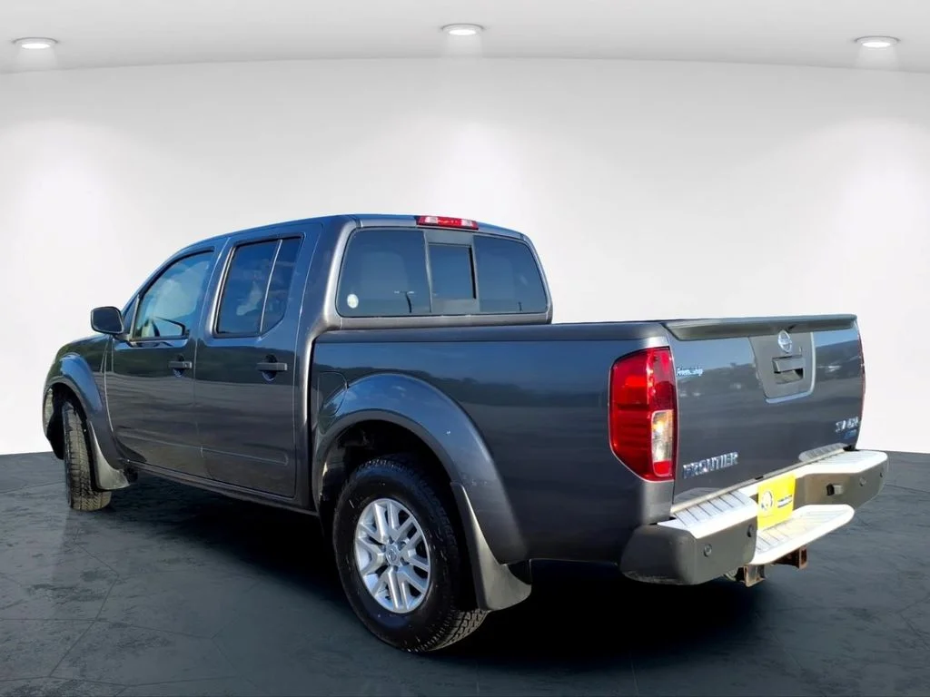 Used 2019 Gray Nissan SV image 11