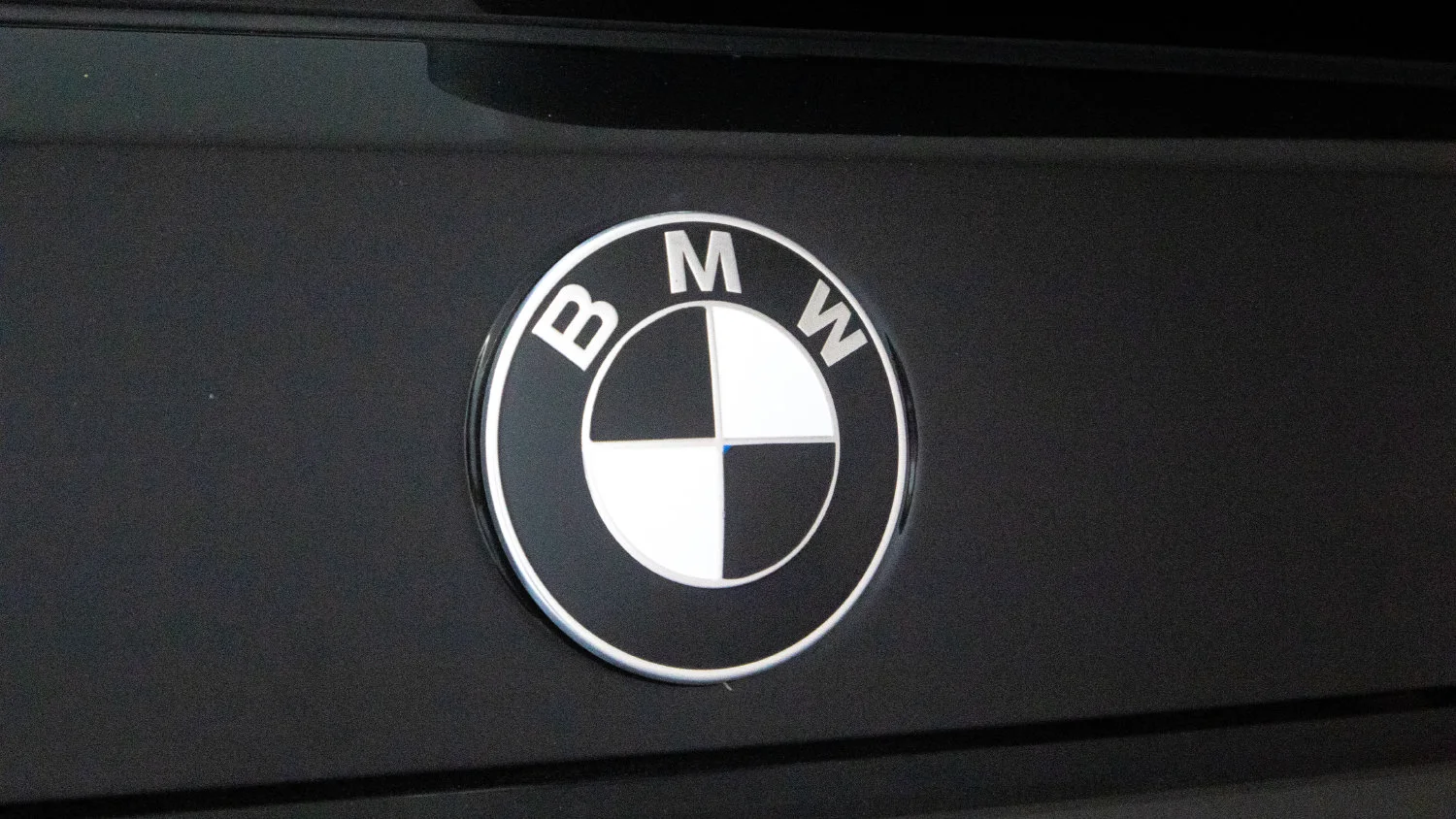 Used 2024 Black BMW xDrive40i image 32