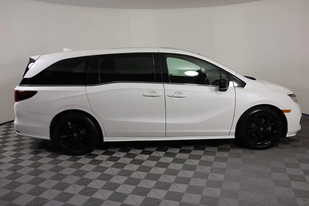 Used 2023 Platinum White Pearl Honda Sport image 9