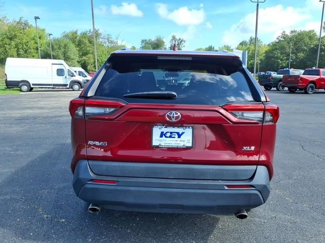 Used 2020 Pearl Toyota XLE image 6