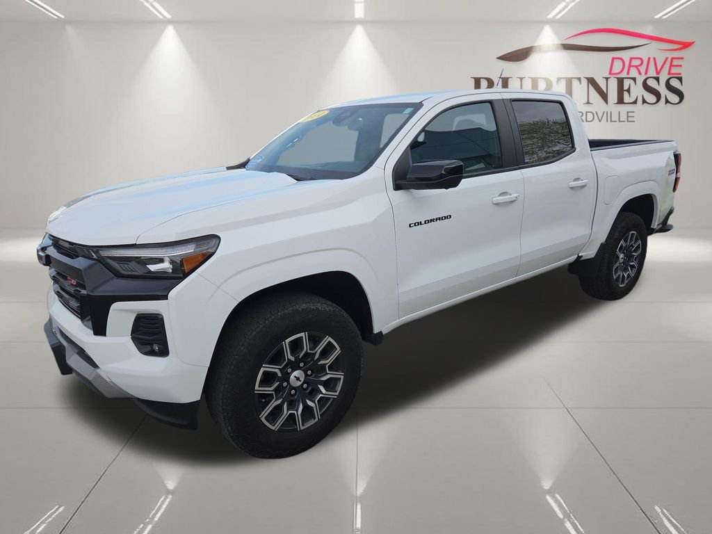 Used 2024 White Chevrolet Z71 image 4