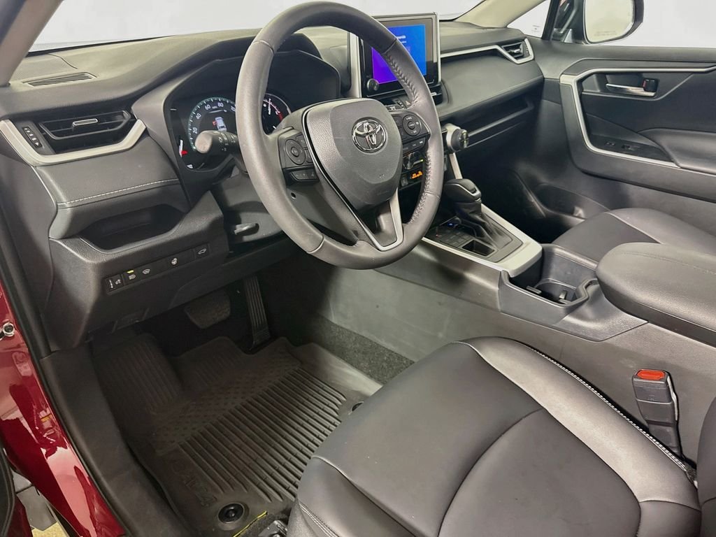Used 2025 Ruby Flare Pearl Toyota XLE Premium image 10