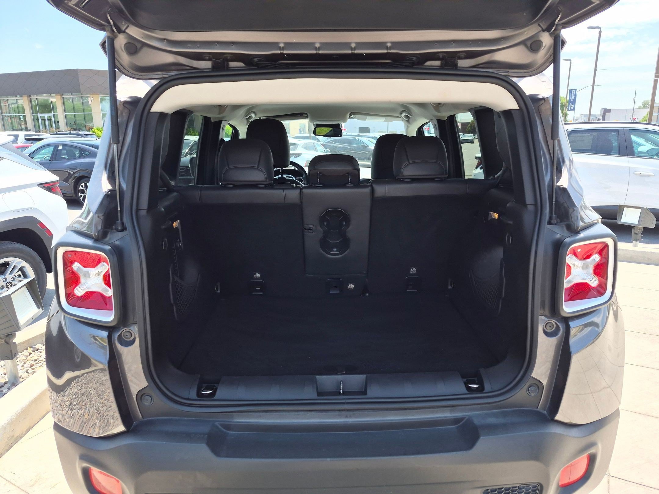 Used 2017 Granite Crystal Metallic Clearcoat Jeep Limited image 26
