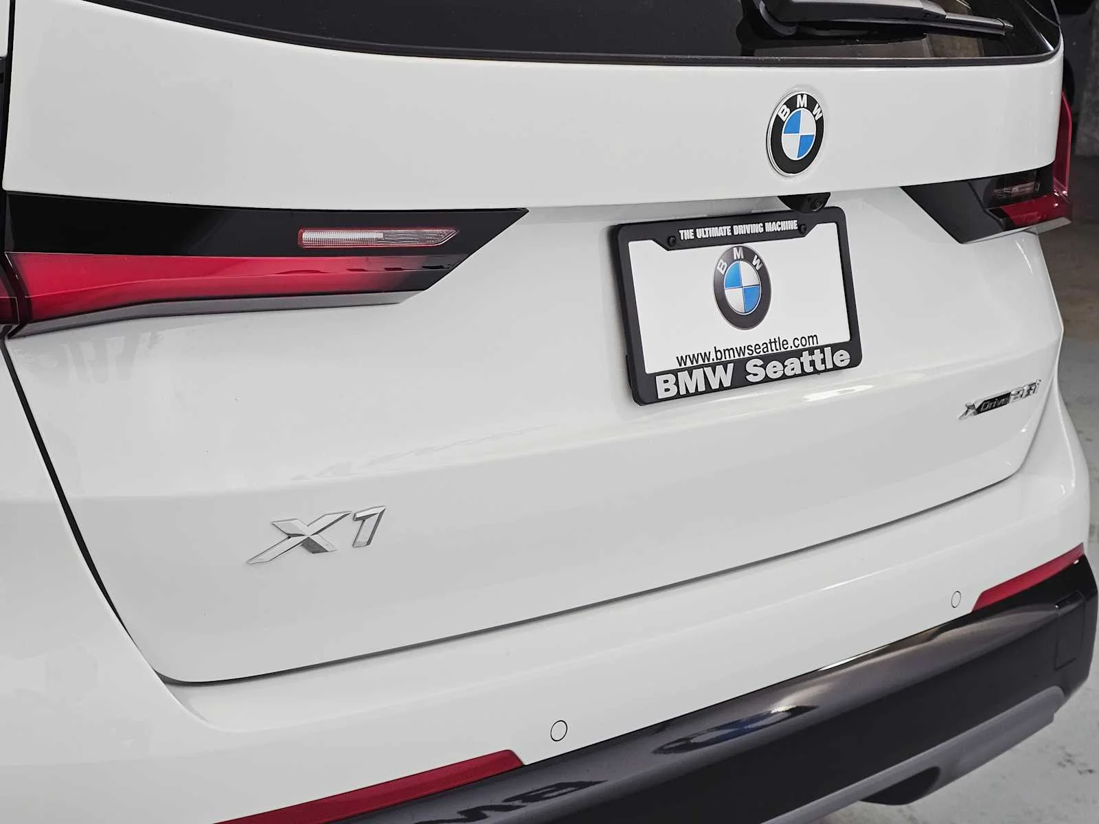 New 2026 Alpine White BMW xDrive28i image 7