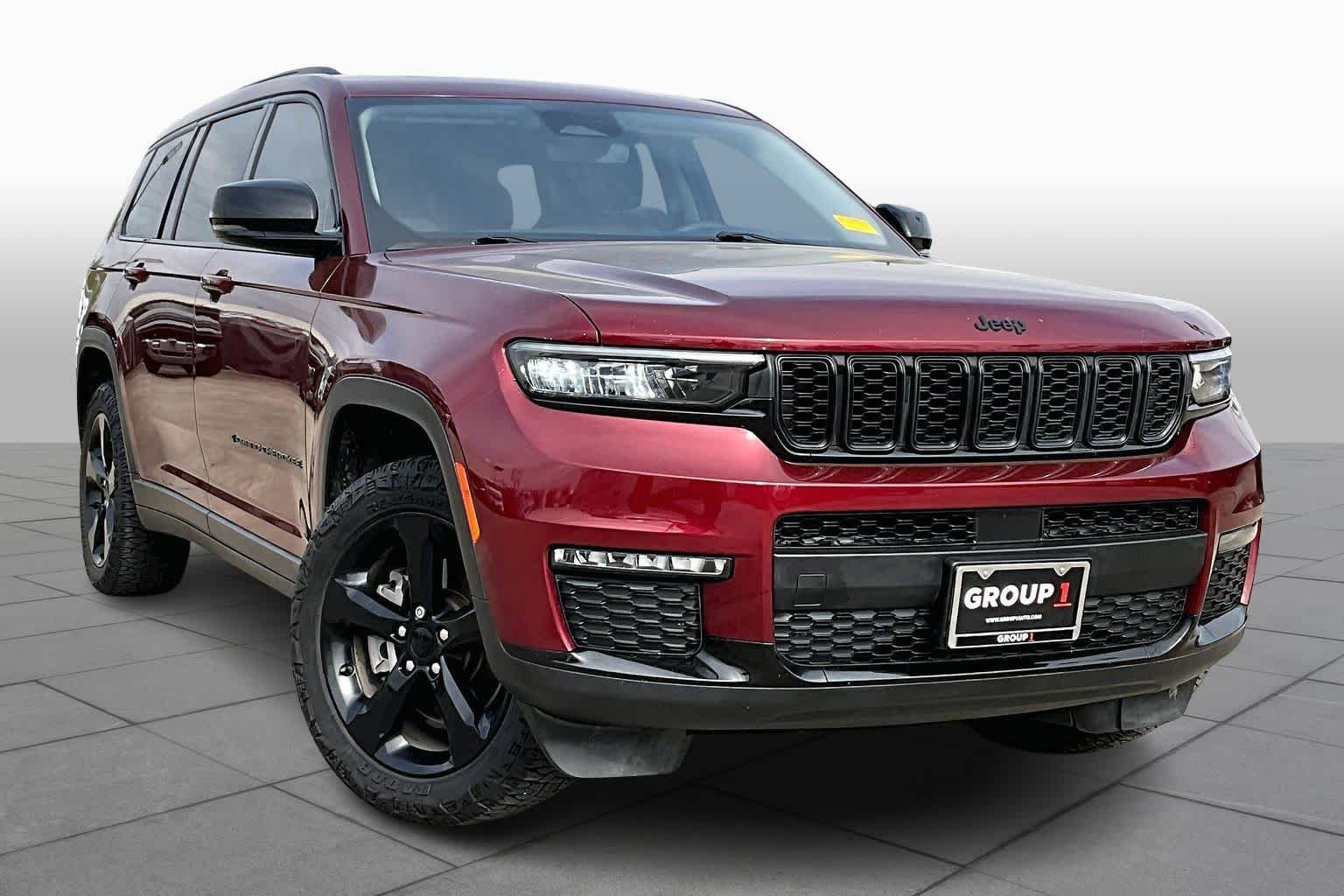 Used 2023 Velvet Red Pearlcoat Jeep Limited image 3