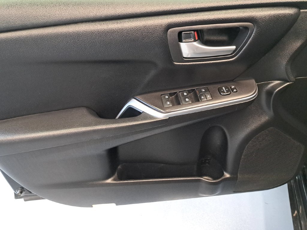 Used 2017 Black Toyota LE image 18