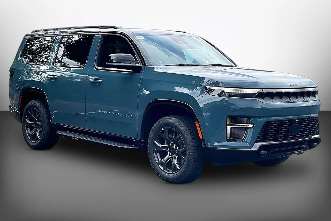 New 2026 Steel Blue Exterior Paint Jeep Upland image 1