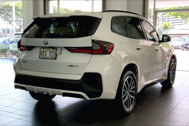 Used 2023 Alpine White BMW xDrive28i image 6