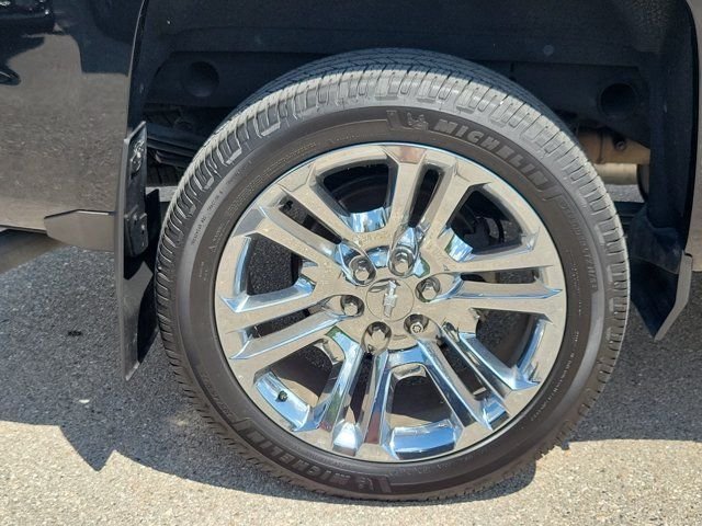 Used 2018 Black Chevrolet LTZ image 10