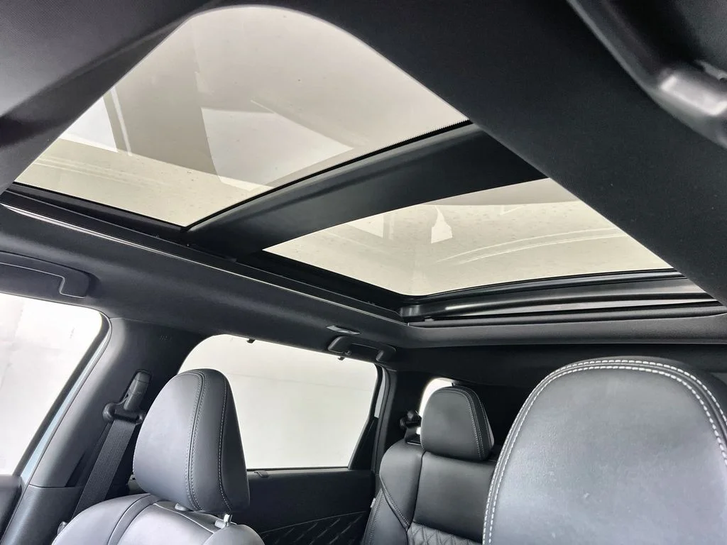 New 2026 White Nissan Platinum image 16