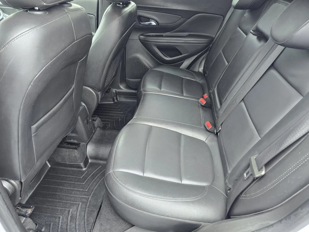 Used 2020 Summit White Buick Essence image 9