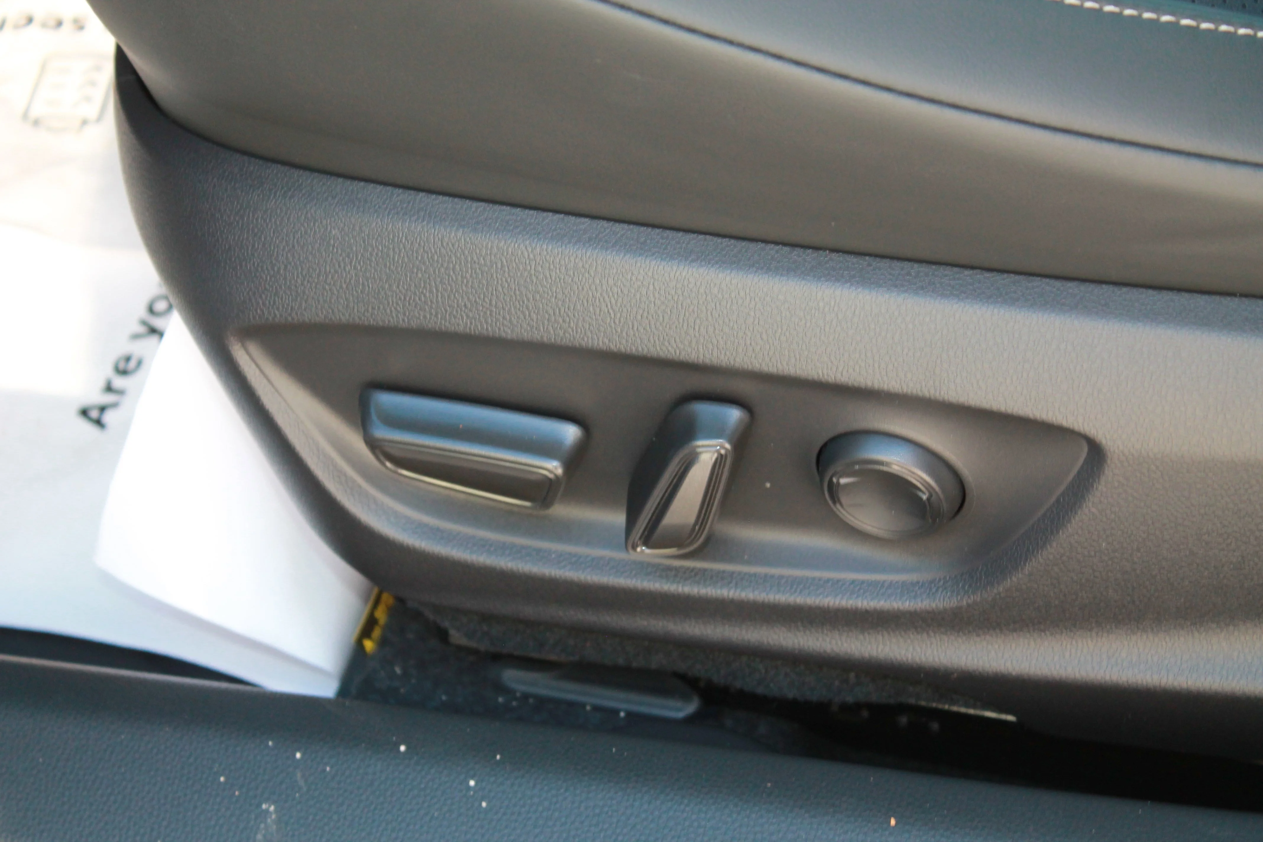 2026 Toyota Prius Nightshade - Photo 19