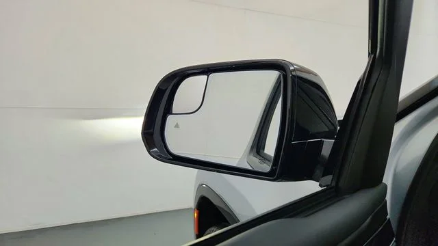 New 2026 Silver-Zynith Exterior Paint Jeep Summit Reserve image 20