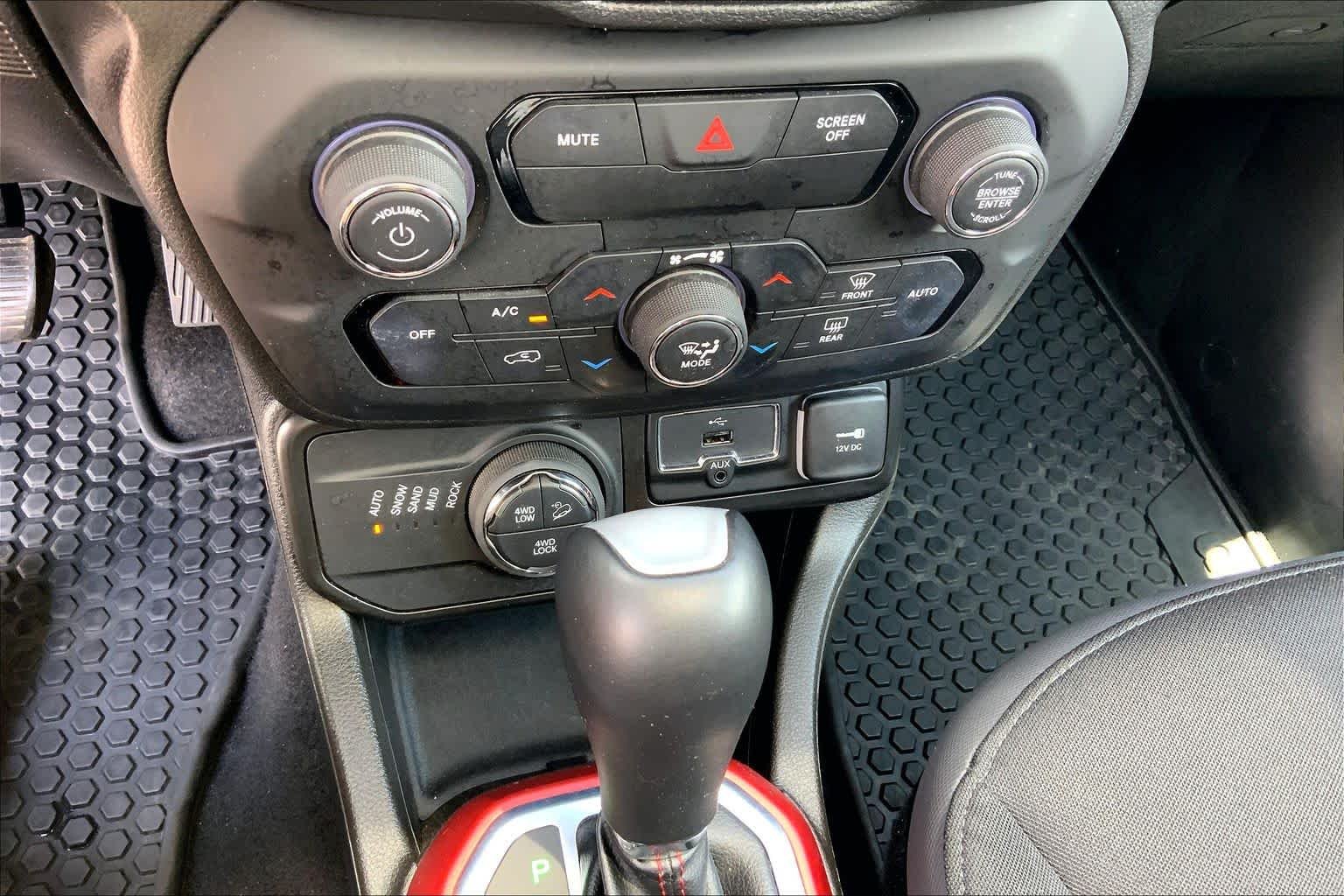Used 2020 Sting-Gray Clearcoat Jeep Trailhawk image 35