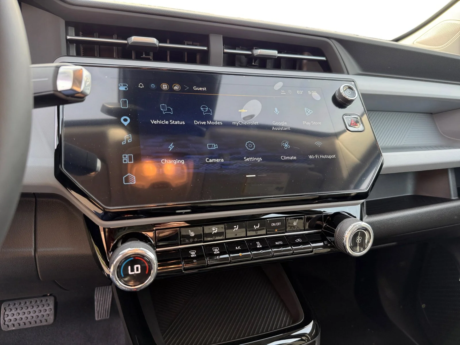 2027 Chevrolet Bolt LT - Photo 12