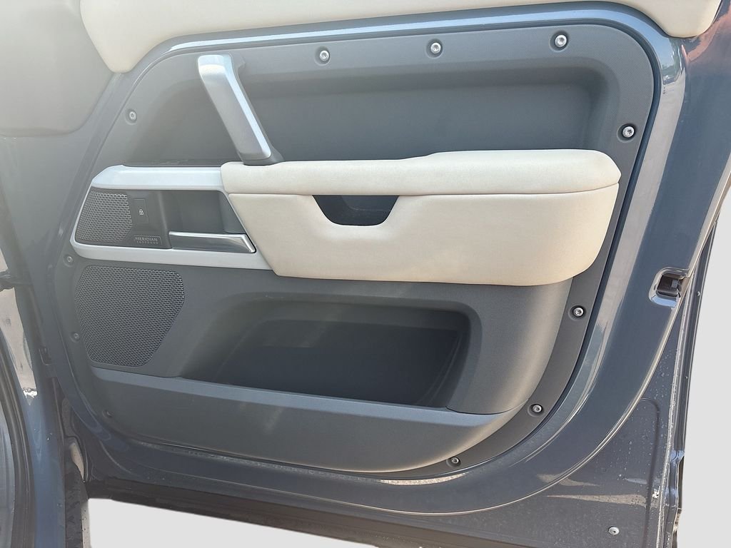 2022 Land Rover Defender X-Dynamic SE - Photo 23