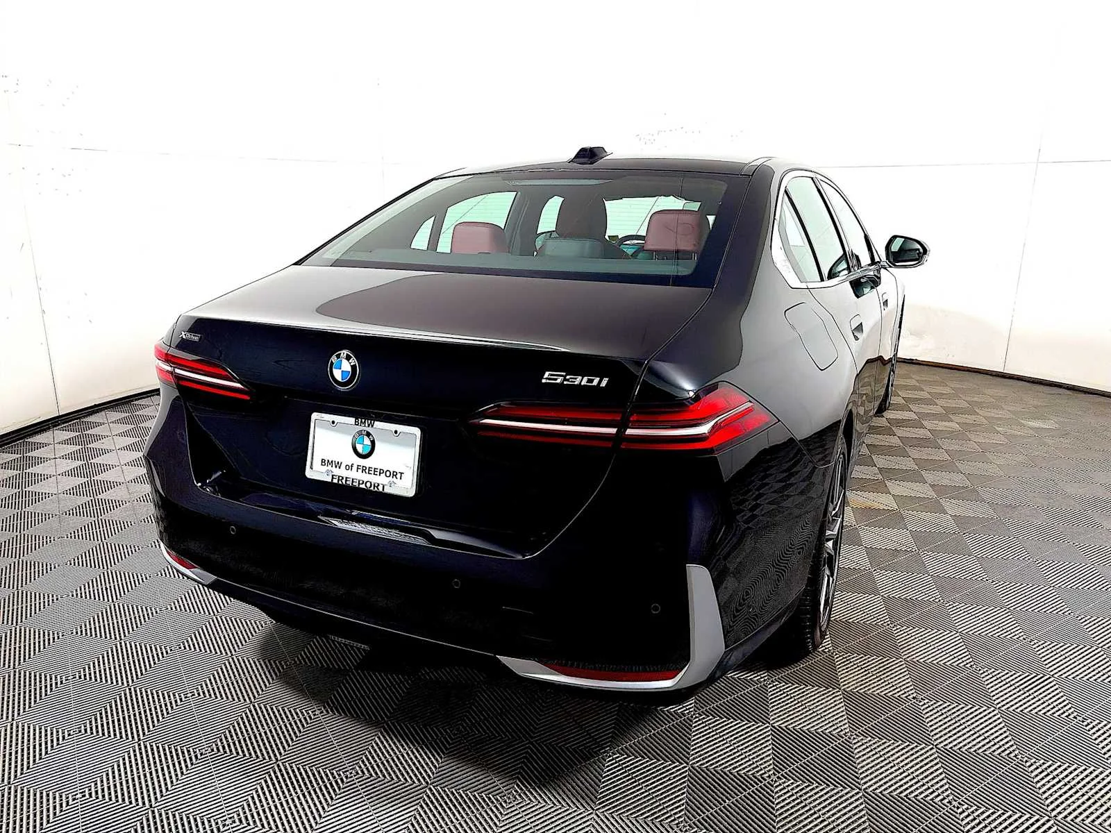 Used 2026 Black Sapphire Metallic BMW 530i xDrive image 6