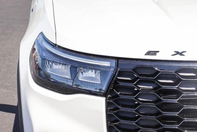 New 2026 Star White Metallic Tri-Coat Ford ST-Line image 35