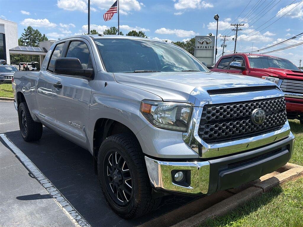 Used 2018 Silver Sky Metallic Toyota SR5 image 2
