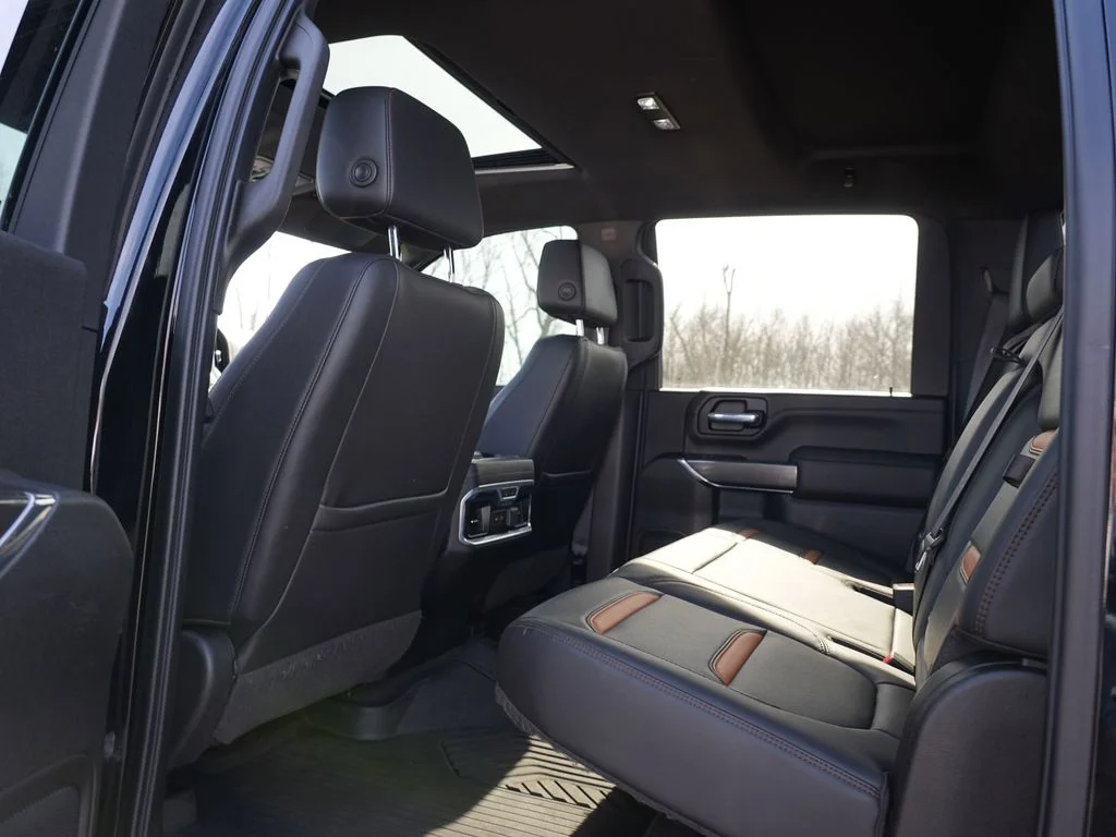 Used 2020 Black GMC AT4 image 19