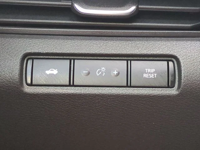 Used 2024 Silver Nissan 2.5 S image 18