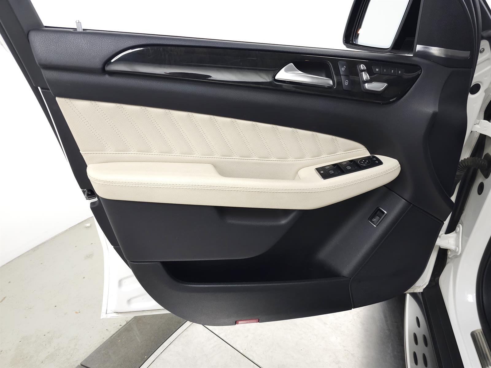 Used 2019 White Mercedes-Benz AMG® GLE 43 image 14