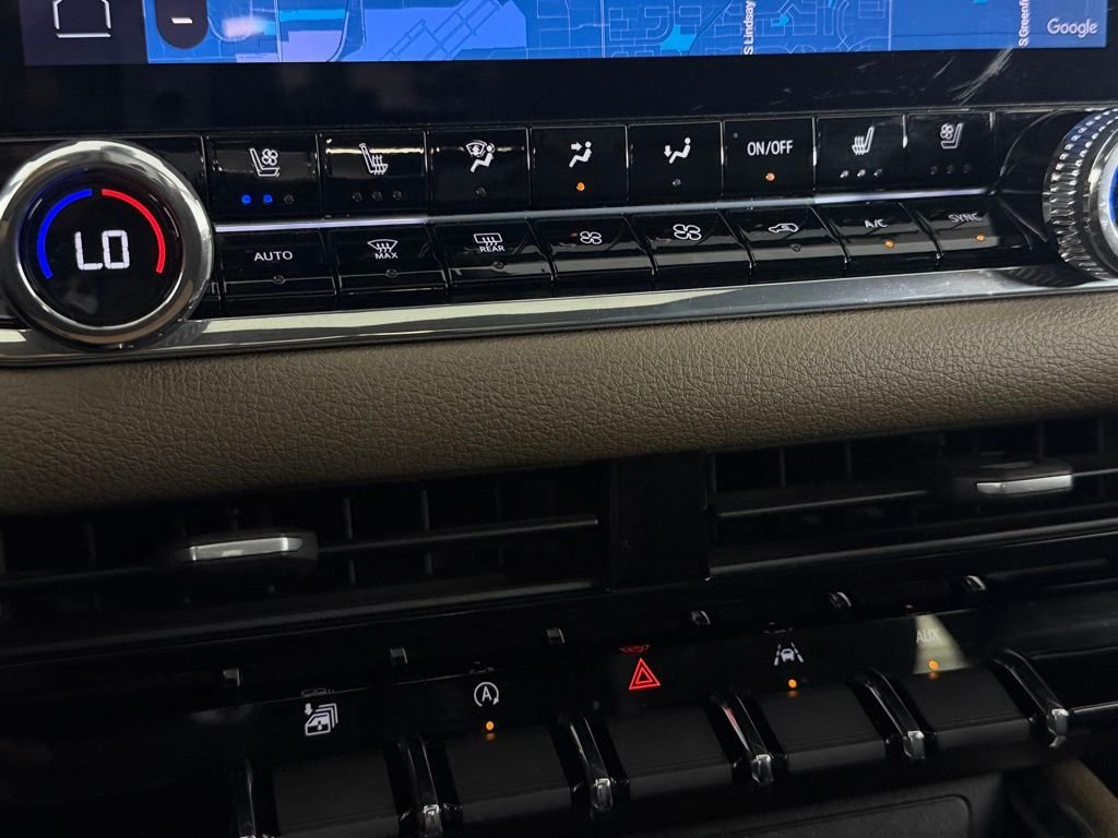 Used 2024 White GMC Denali image 19
