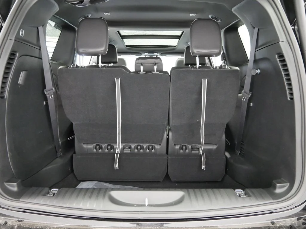 2026 Chrysler Pacifica Select - Photo 11