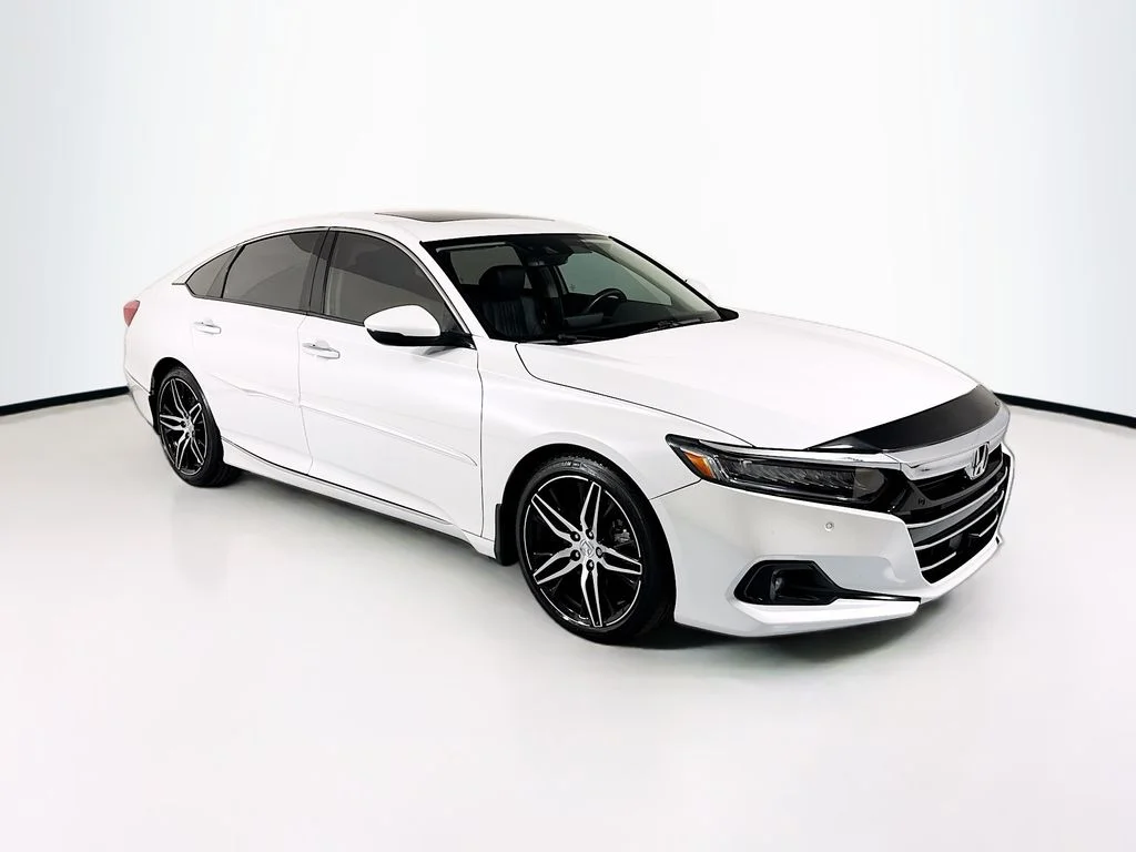 Certified Used 2022 White Honda Touring 2.0T image 3