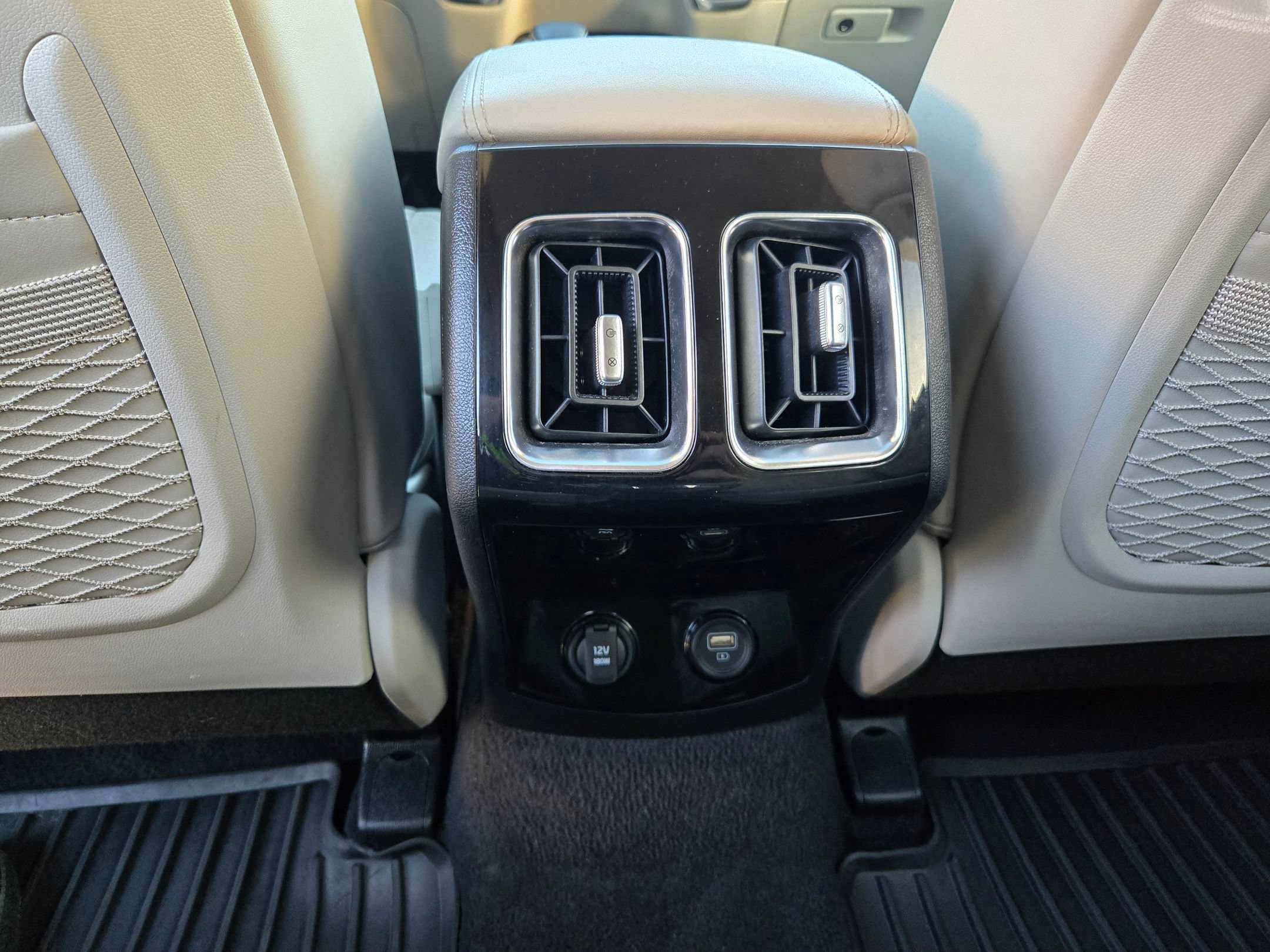 Used 2023 Glacial White Pearl Kia SX image 36