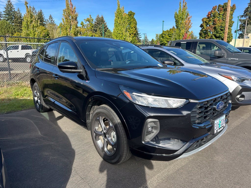 Used 2024 Agate Black Metallic Ford ST-Line Select image 2