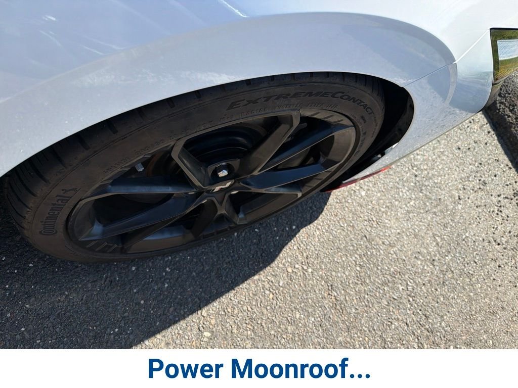 Used 2025 White Hyundai Base image 10