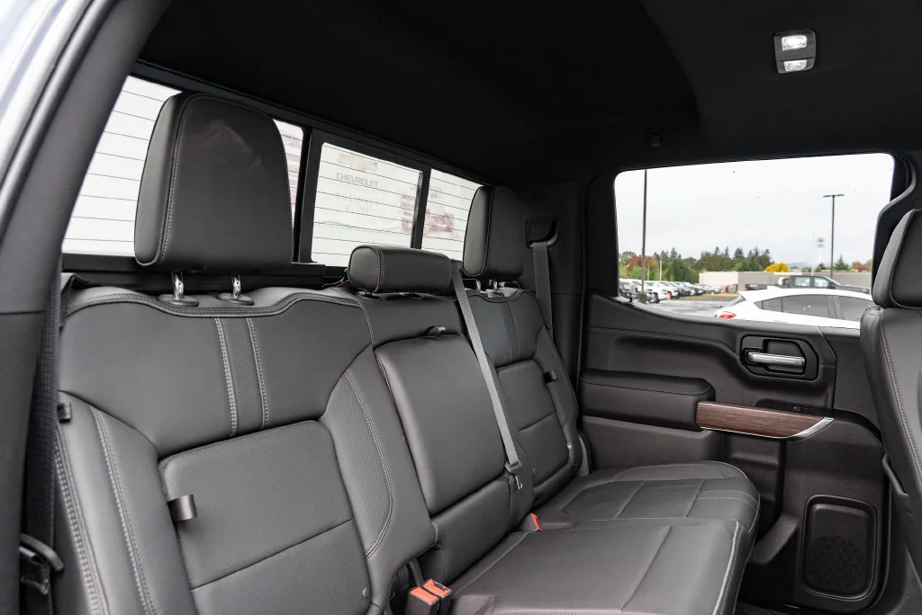 Used 2022 Northsky Blue Metallic Chevrolet High Country image 31