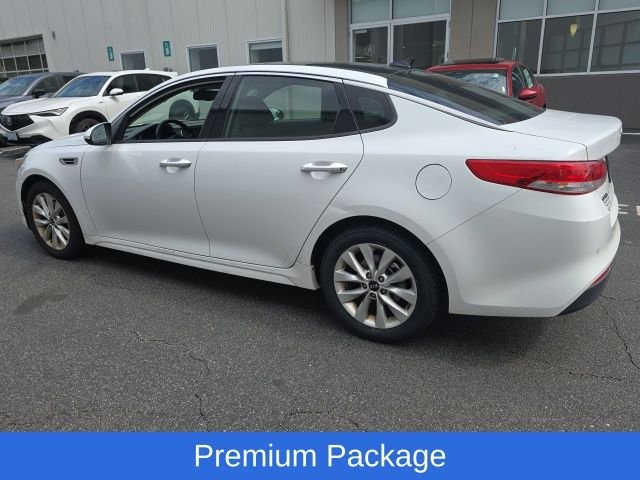 Used 2018 White Kia EX image 5
