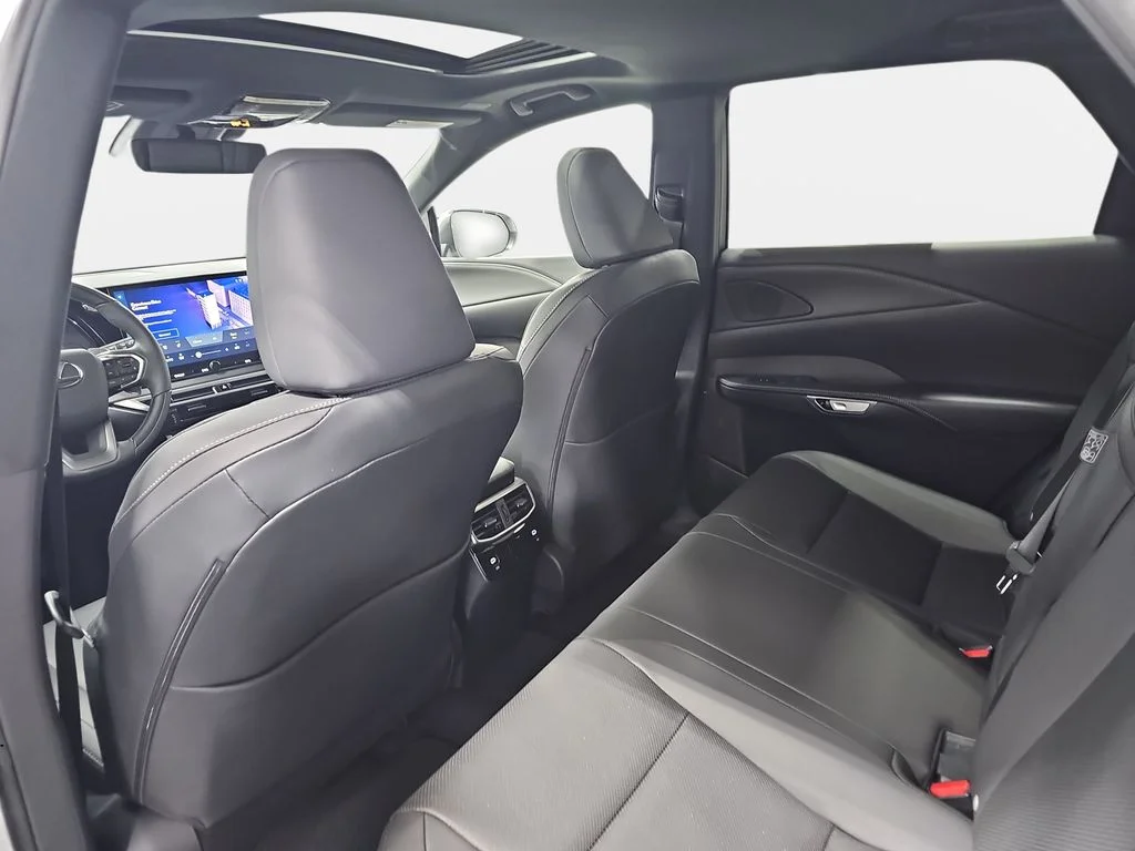 New 2026 Eminent White Pearl Lexus PREMIUM image 11
