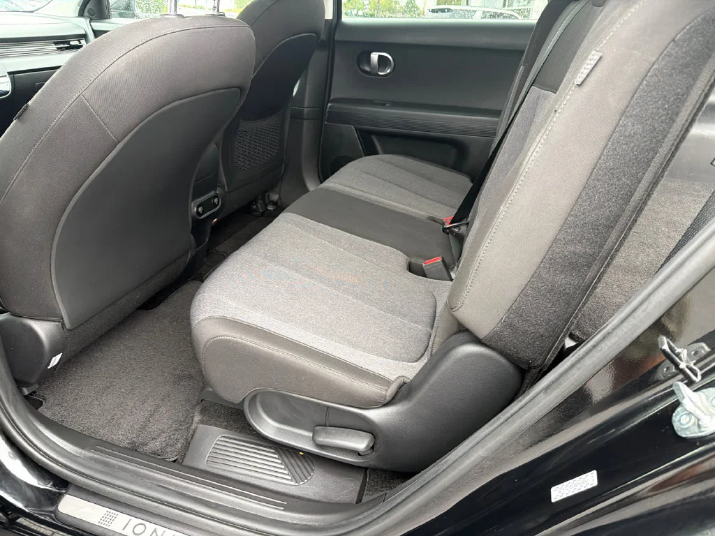 Used 2024 Black Hyundai SEL image 21