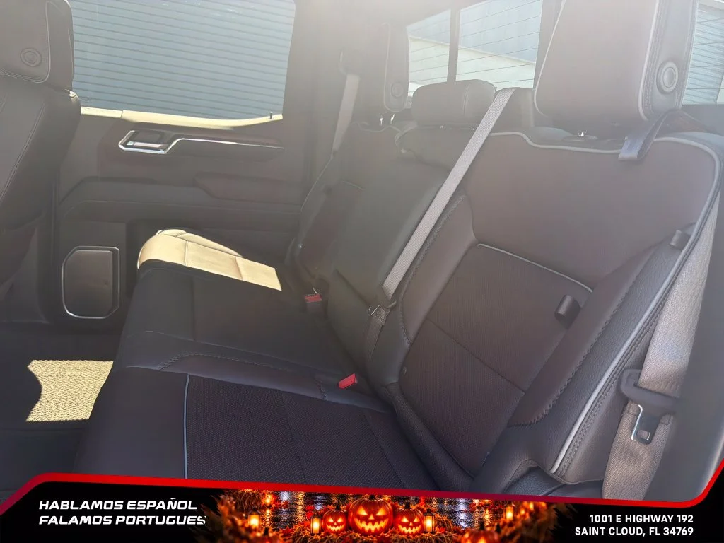 Used 2025 White Frost Tricoat GMC Denali image 27